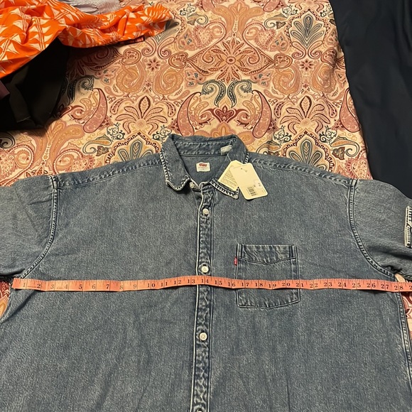 NWT LEVIS MEDIUM WASH OVERSIZED DENIM SHIRT - Picture 5 of 7